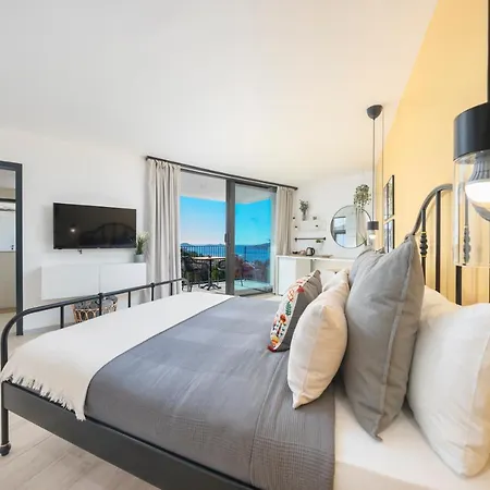 Payava By True Blue Hotel *