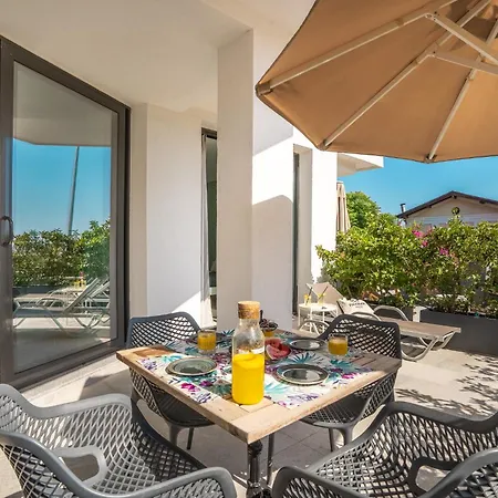 Payava By True Blue Hotel *